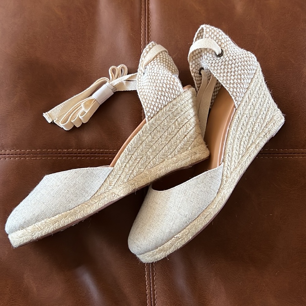 NEW: Woman Espadrille wedges.